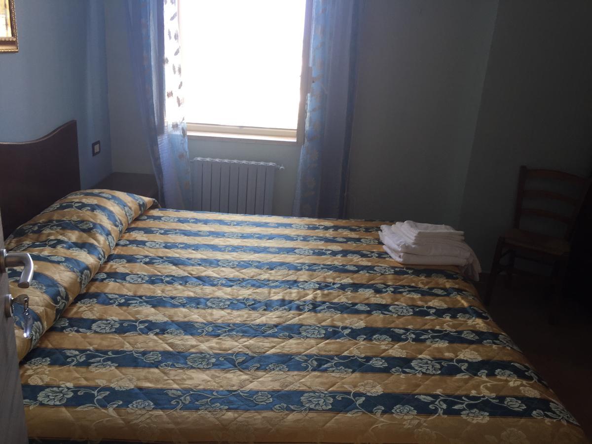 Hotel Il Castello 파올라 외부 사진
