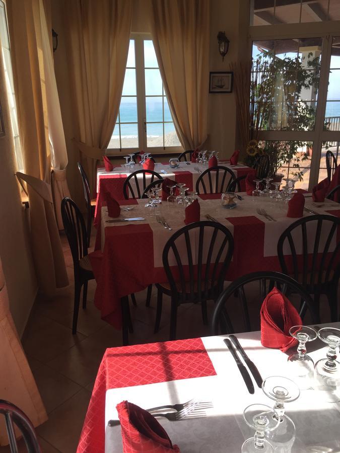 Hotel Il Castello 파올라 외부 사진